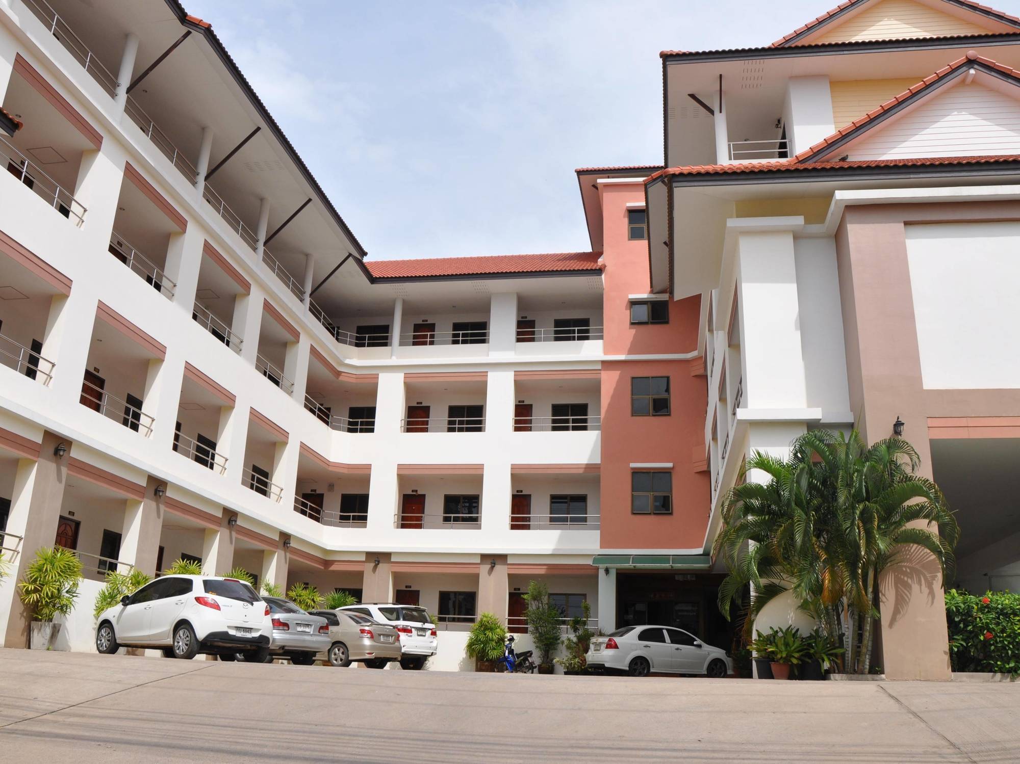 Jj Palace เจเจ พาเลซ Ban Si Than Exterior foto